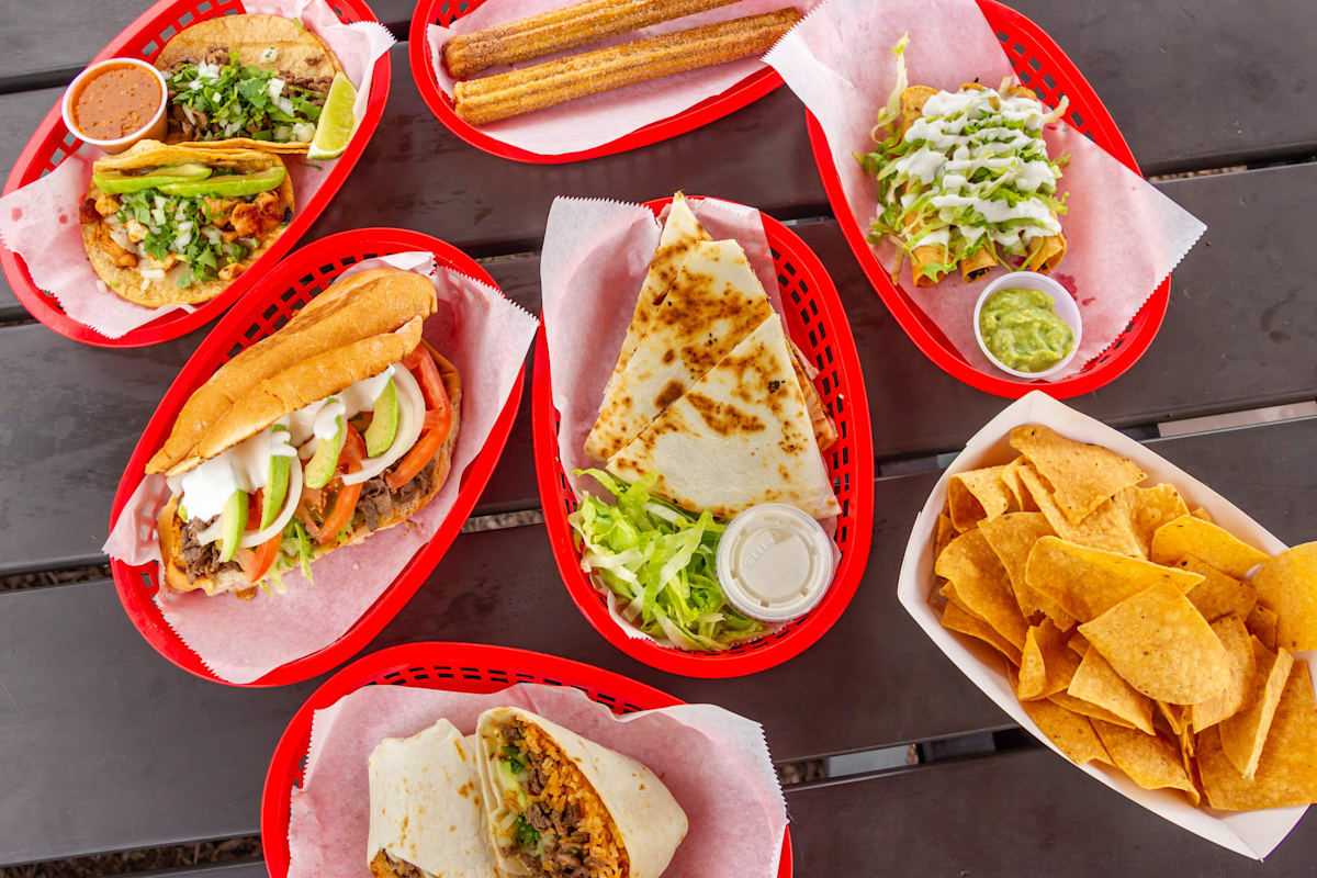 Dos Locos Burritos Food Truck (Gratiot Ave) Chesterfield, MI