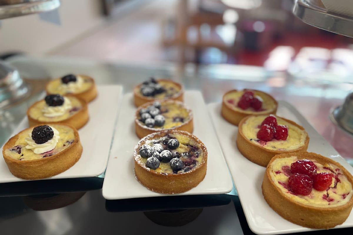 Cremesh Coffee and Bakery Delivery Menu Order Online 1822 59th St W