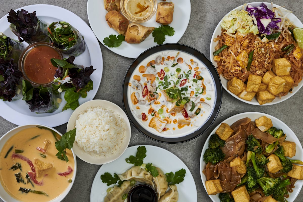 Zen Yai Thai Cuisine Delivery Menu Order Online 425 State St Santa