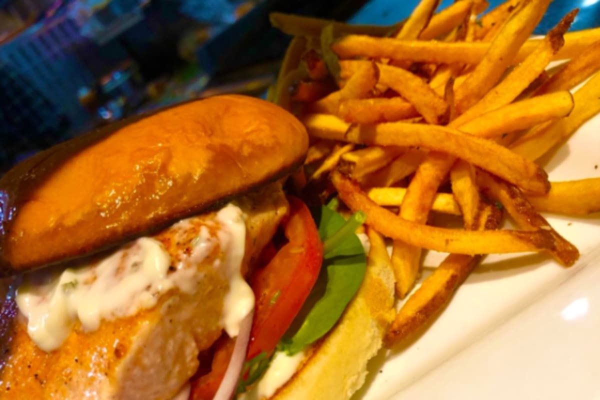 Chant Restaurant In Hyde Park Delivery Menu Order Online 1509 E