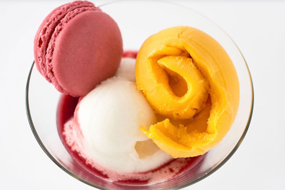 Le Macaron French Pastries Delivery Menu Order Online 3355 S Las