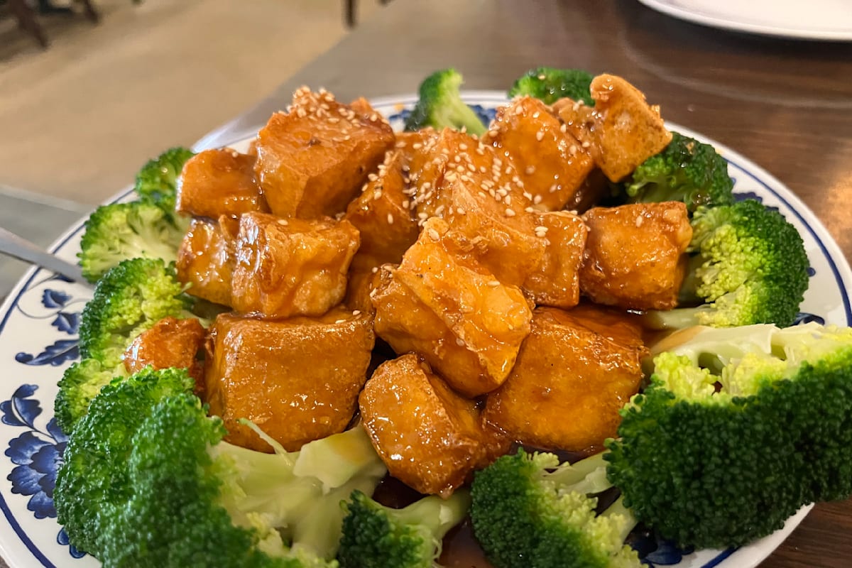 Great Beijing Delivery Menu Order Online 6717 N Lincoln Ave