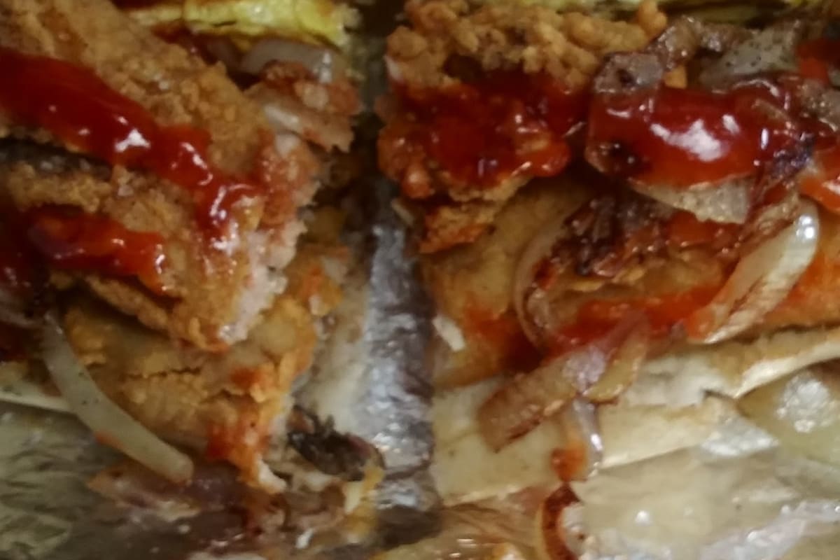 Betty's Food Truck Delivery Menu Order Online 3431 Fox St