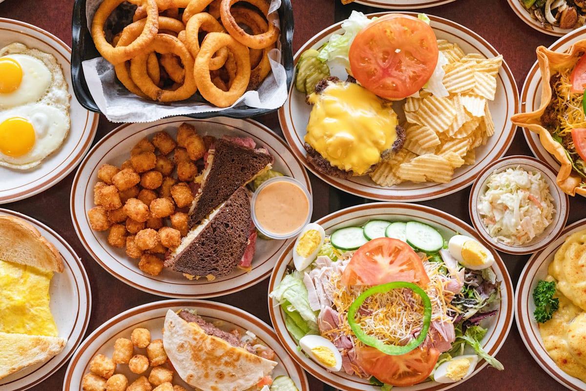 Manning's Cafe Delivery Menu Order Online 2200 Como Ave SE