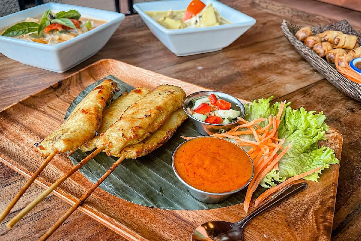 Jai Thai Restaurant Delivery Menu Order Online 3423 Fremont Ave N