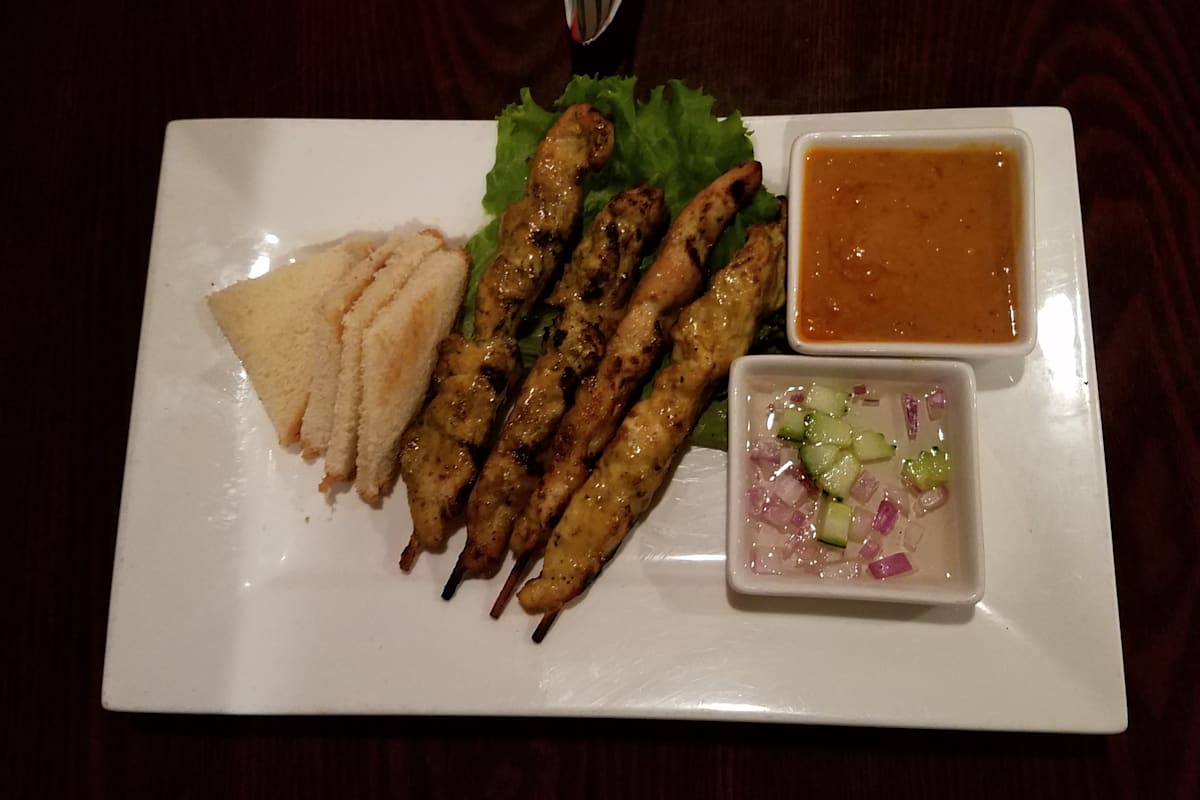 Sawatdee Thai Restaurant Delivery Menu Order Online 2250 Clarendon