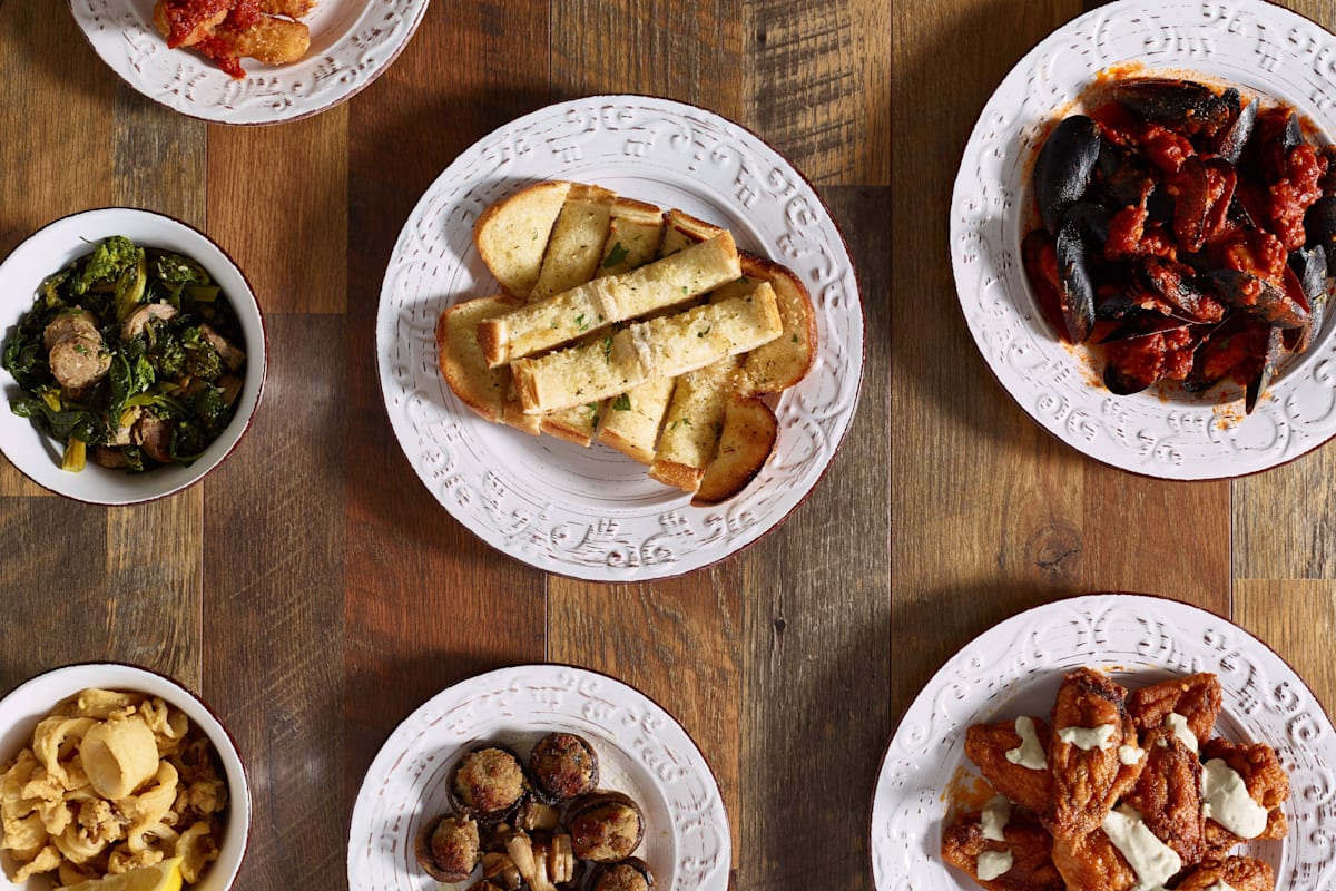 Tolli's Apizza Delivery Menu Order Online 410 Main St East Haven