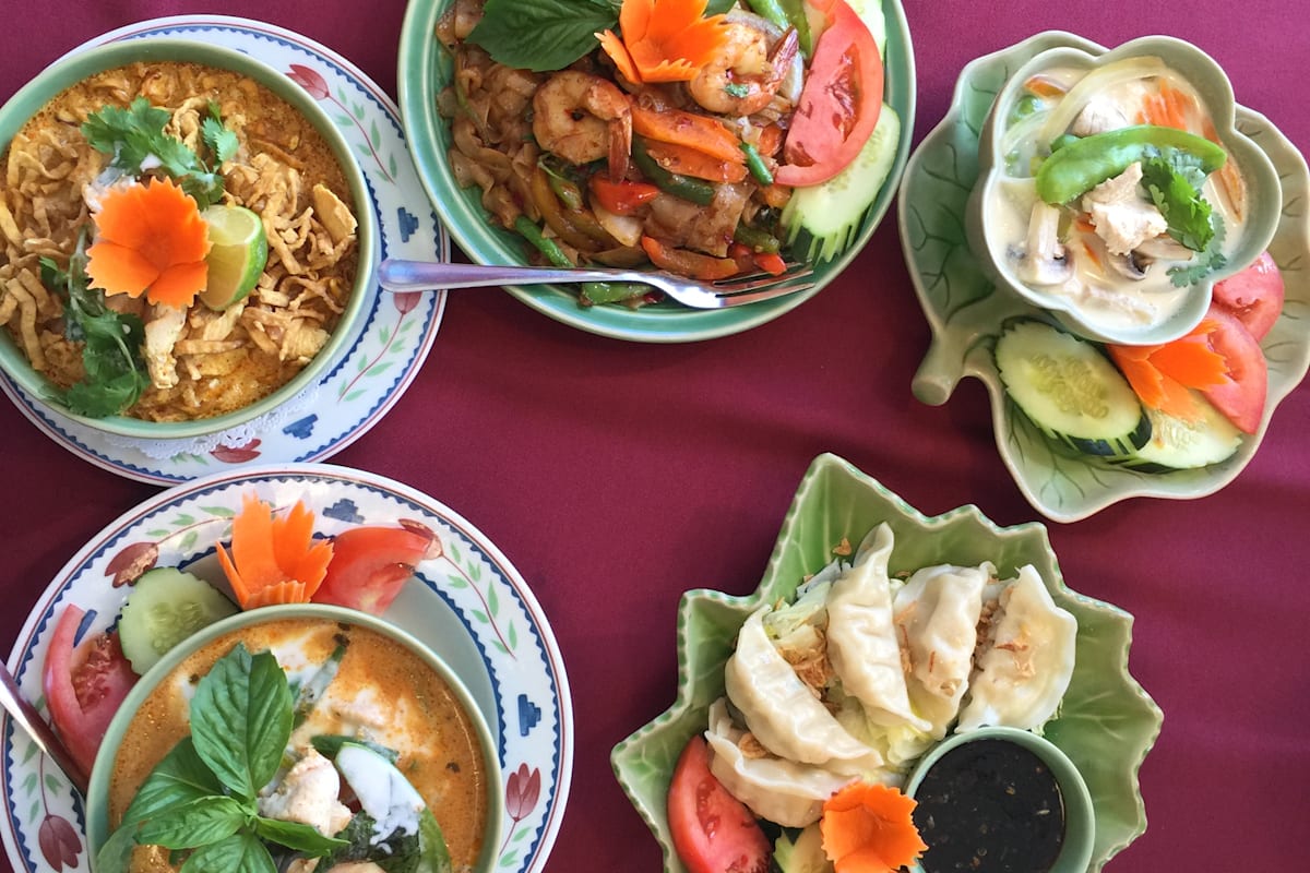 Phu Fha Thai To Go Delivery Menu Order Online 355 Lyceum Ave