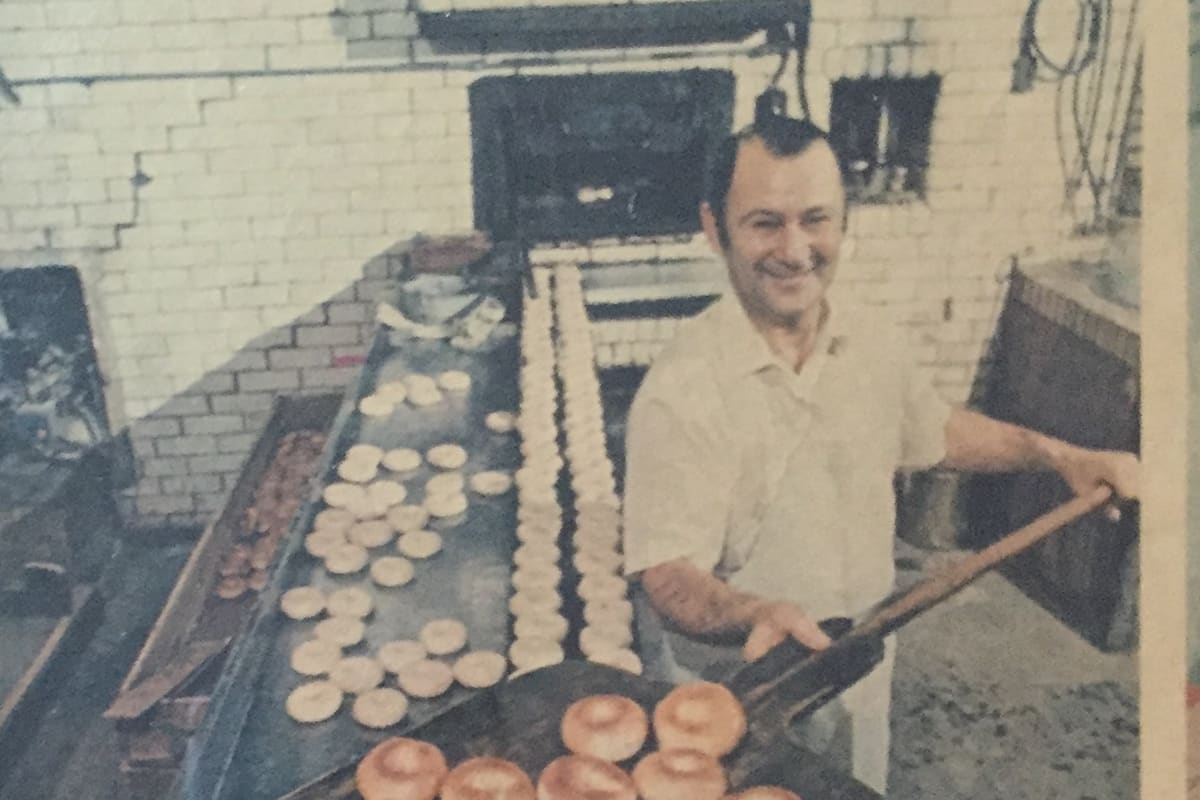 Katz Bagel Bakery Delivery Menu Order Online 139 Park St Chelsea Grubhub