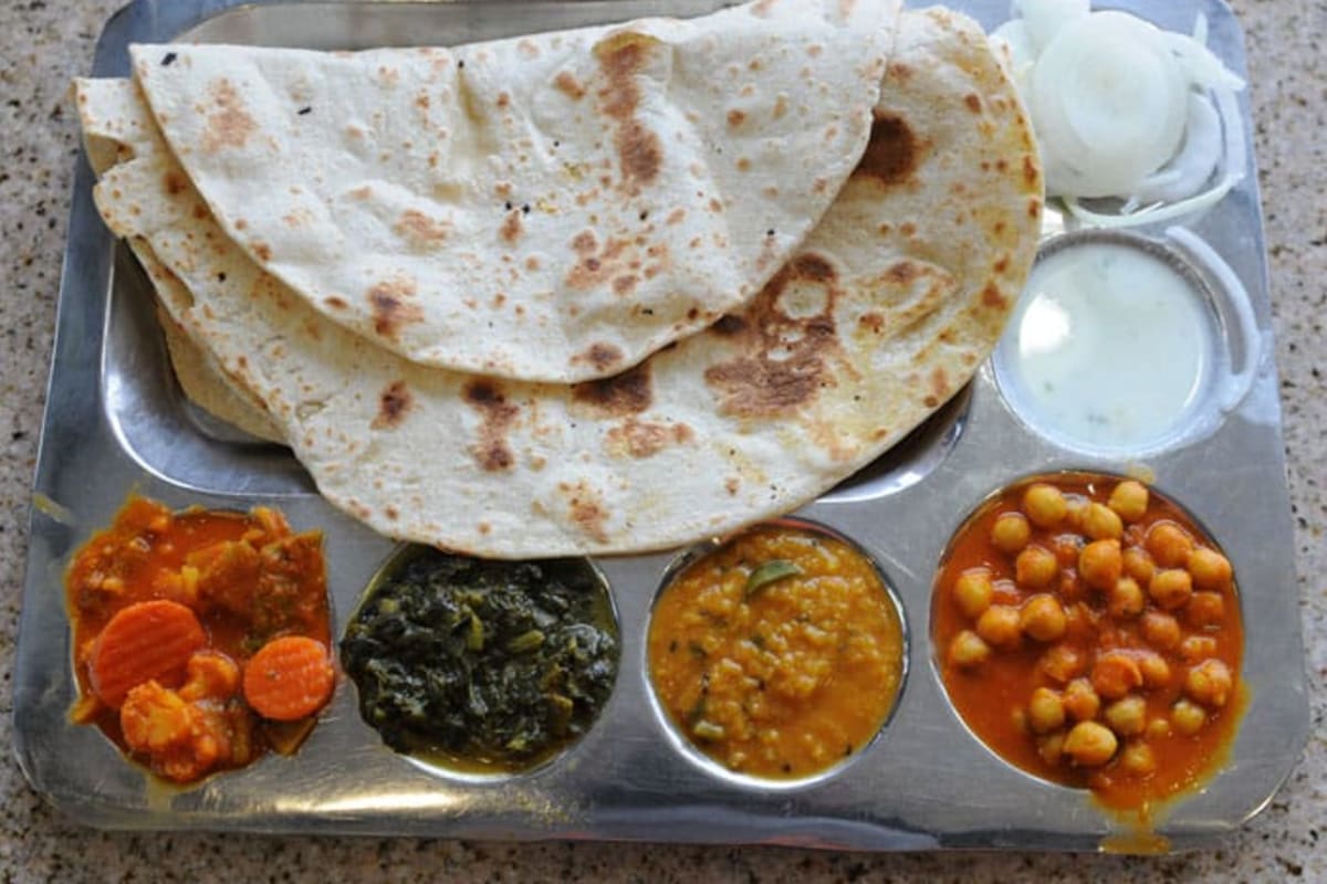 Ghareeb Nawaz (E Roosevelt Rd) Delivery Menu Order Online 833 E