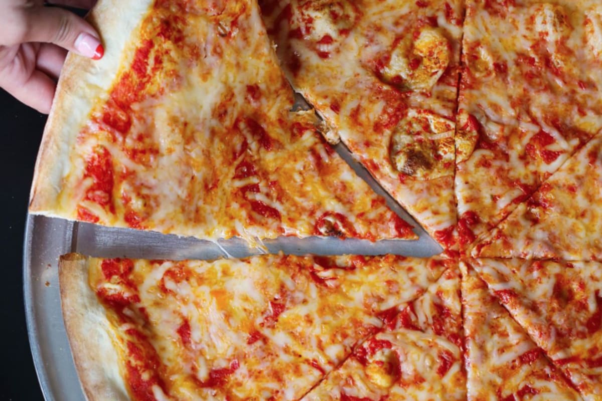 Screamers pizza outlet