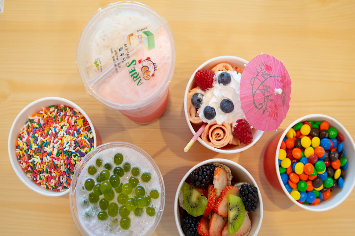 Frosted Spheres Ice Cream Delivery Menu Order Online 401 Center St