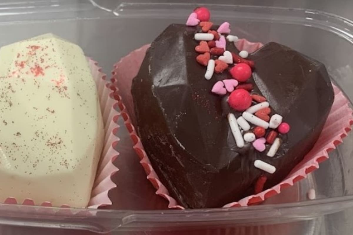 The Ice Cream House Delivery Menu Order Online 940 Amboy Ave Edison Grubhub