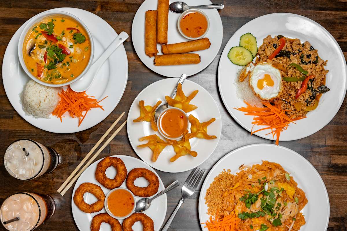 Thai Kitchen Delivery Menu Order Online 16909 Lakeside Hills Plaza