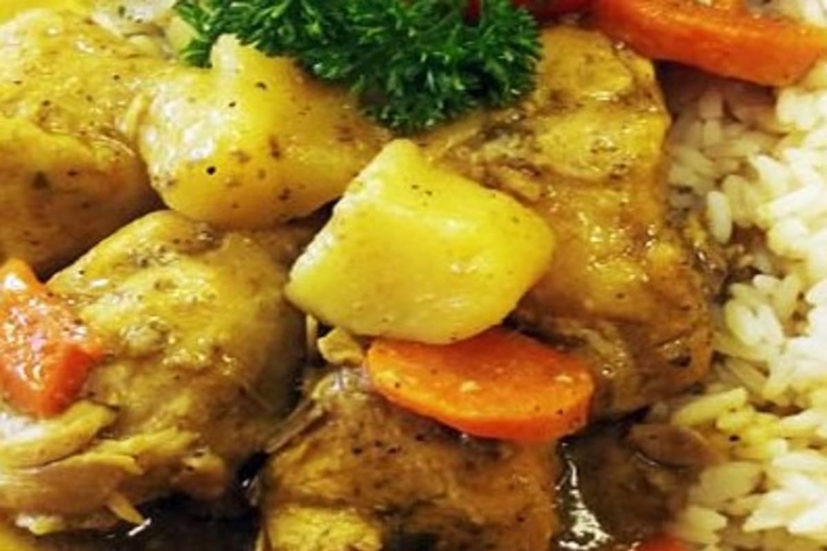 Dainty's Jamaican Kitchen Delivery Menu Order Online 160 Quail St A