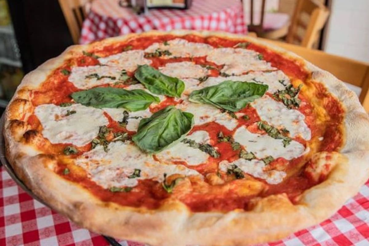900 New York Pizza - Wesley Chapel, FL Restaurant | Menu + Delivery