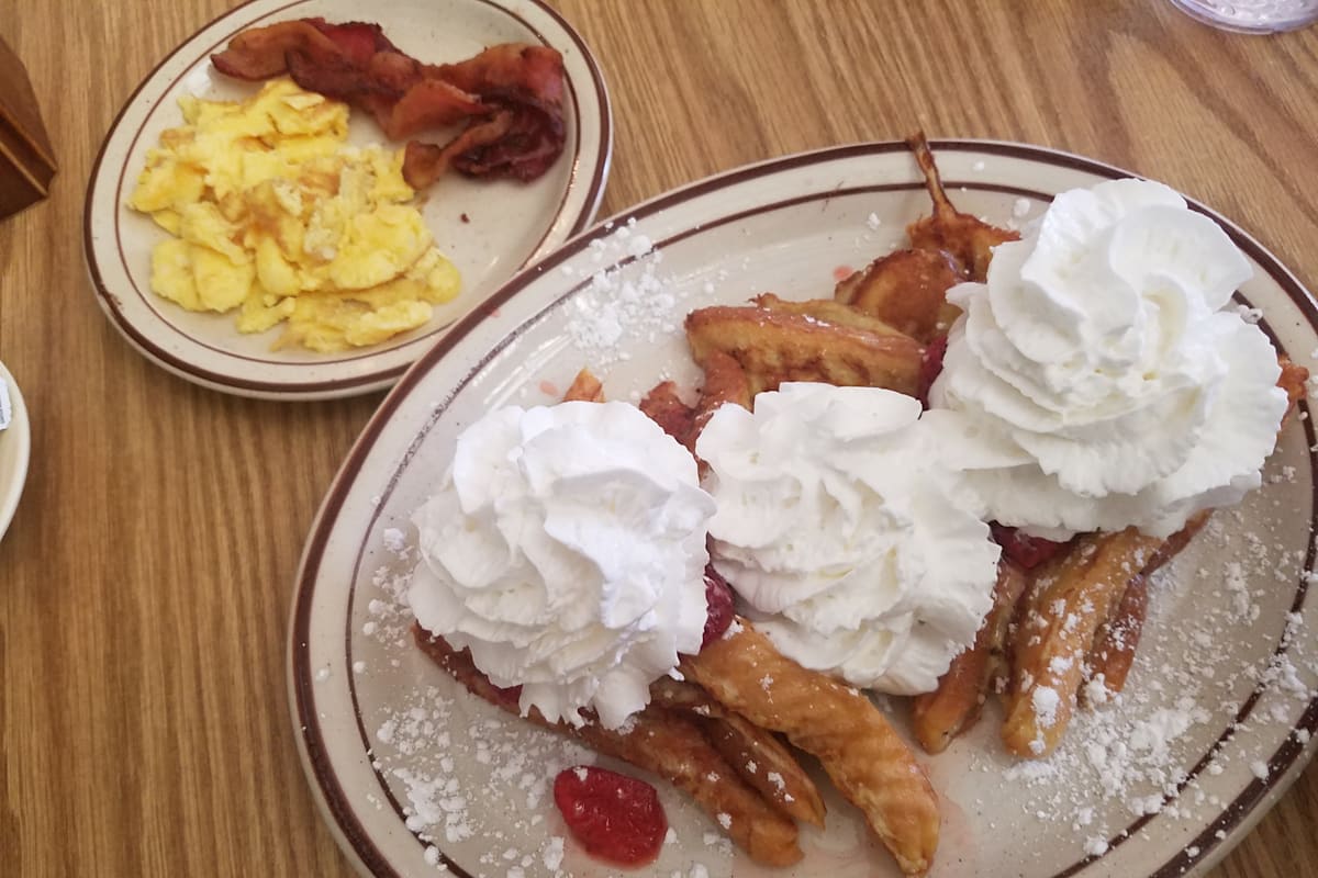 The Chalet Restaurant Delivery Menu Order Online 2918 S Grand Blvd