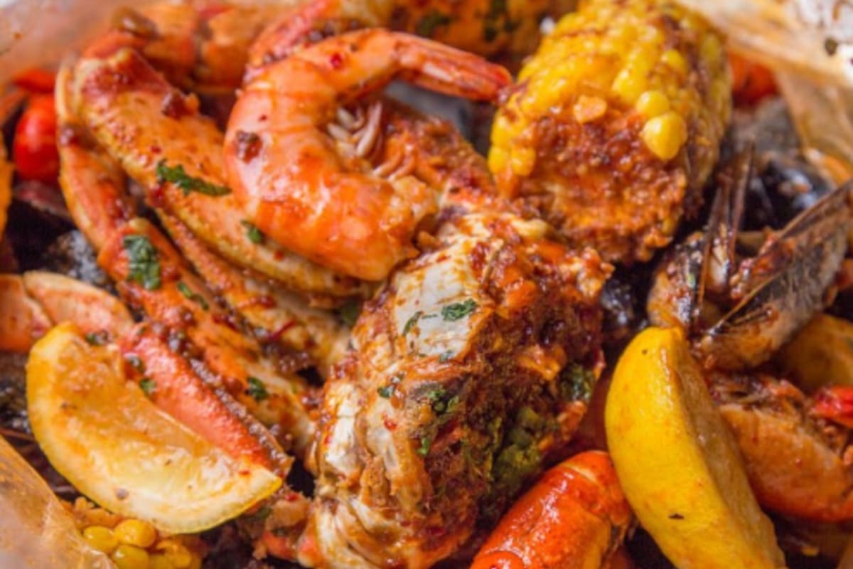 Boat Haus Cajun Restaurant & Bar Delivery Menu Order Online 1071 W