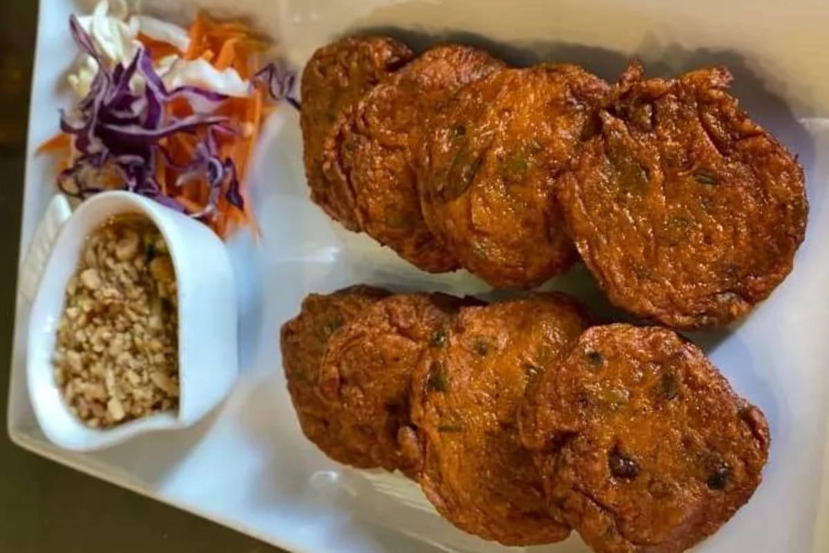 YoYo Best Thai Cuisine Delivery Menu Order Online 1720 N Central