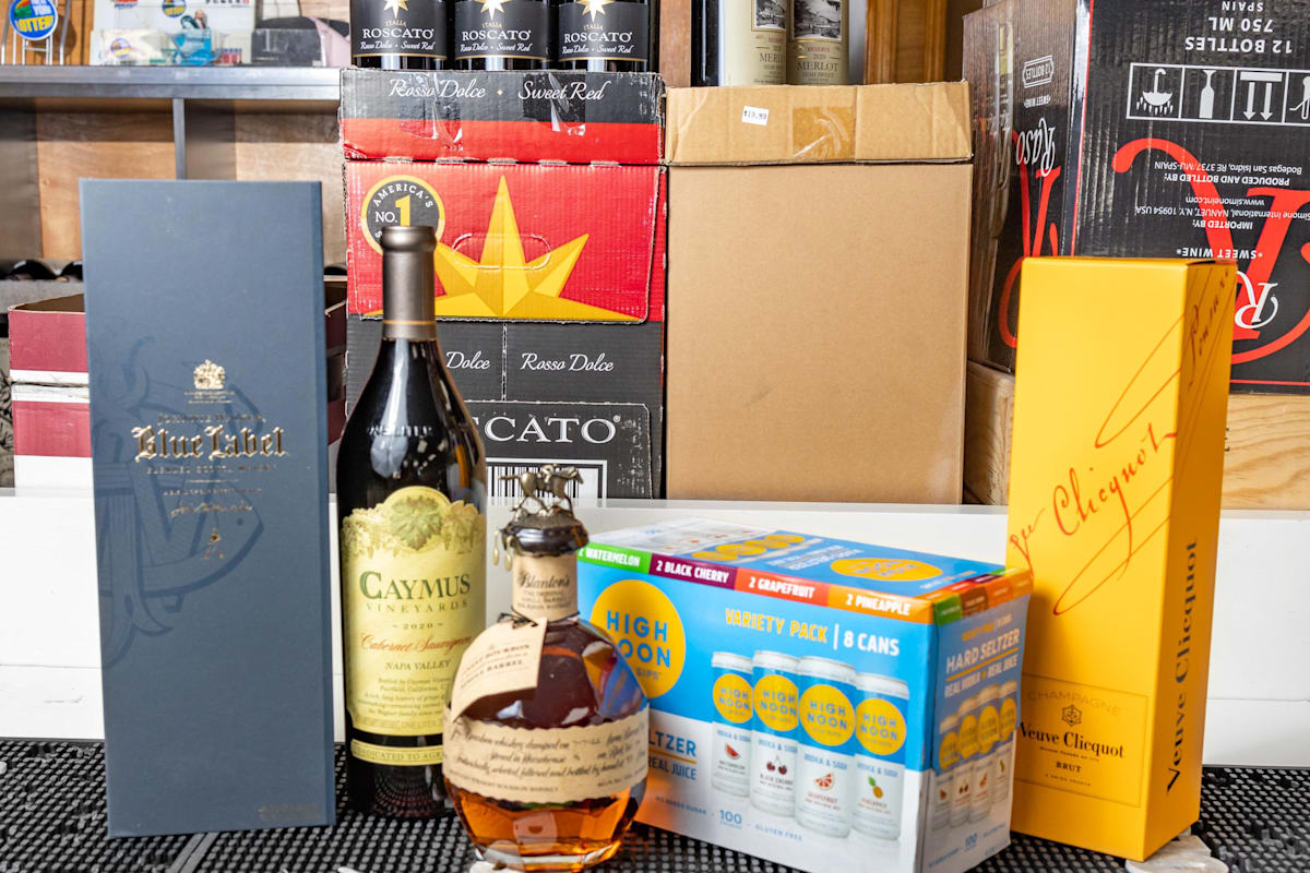 Liquor Locker Delivery Menu Order Online 17210 46th Ave Flushing