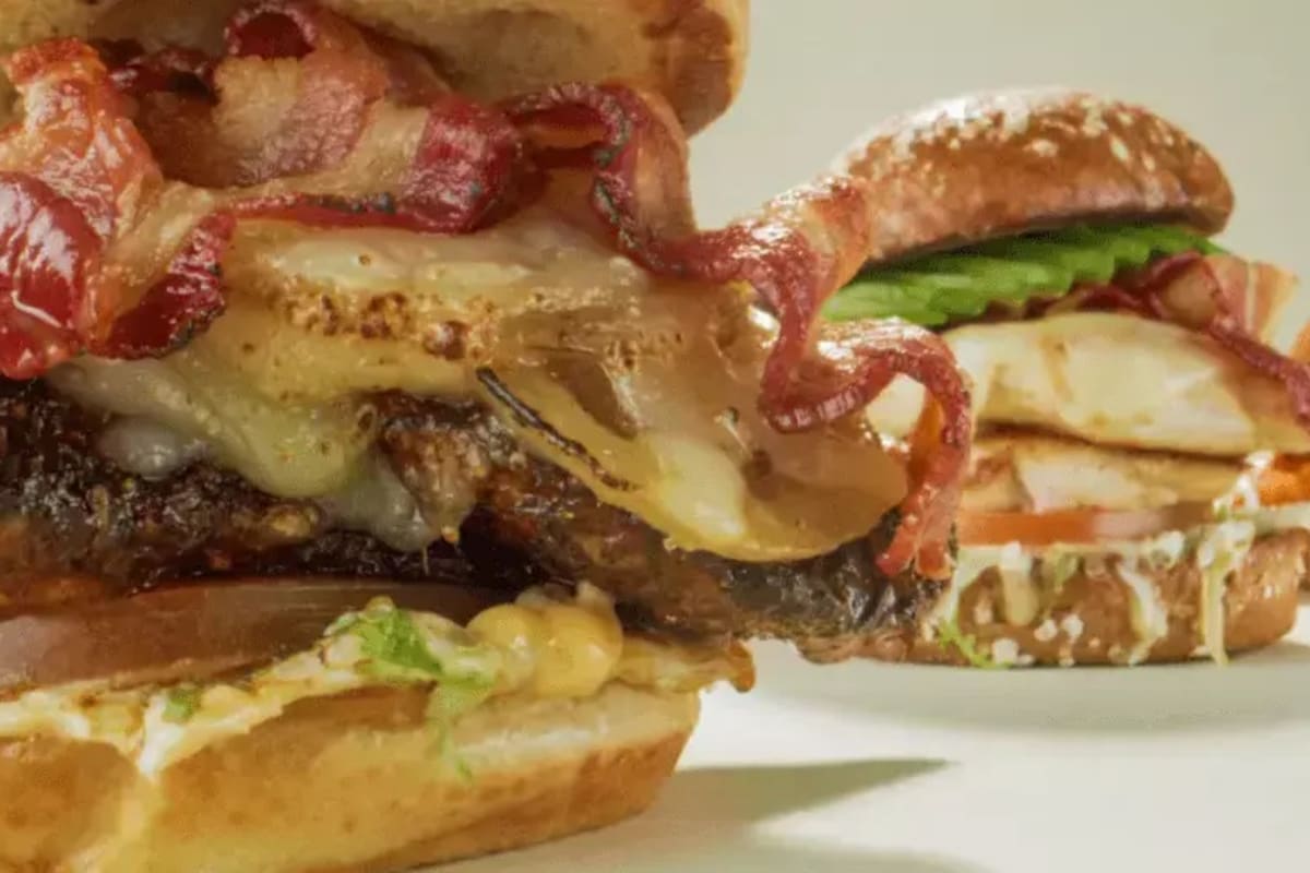 WalkOn’s Sports Bistreaux Delivery Menu Order Online 7621 Kingston