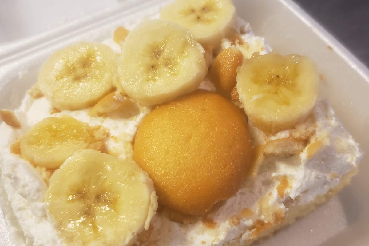 Queen K's Kitchen Delivery Menu Order Online 7210 N California Ave