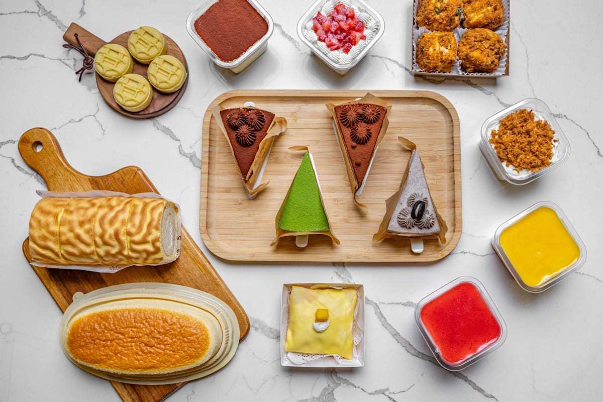 Crystal Bakery Shui Jing Hong Pei Newton, MA Restaurant Menu + Delivery Seamless