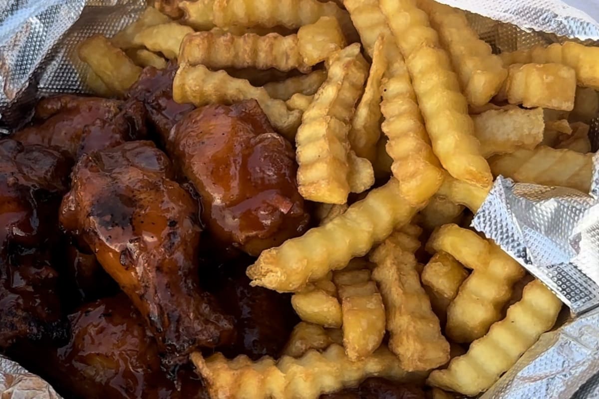 Wings 'N' Ale Delivery Menu Order Online 4685 N University Dr Coral