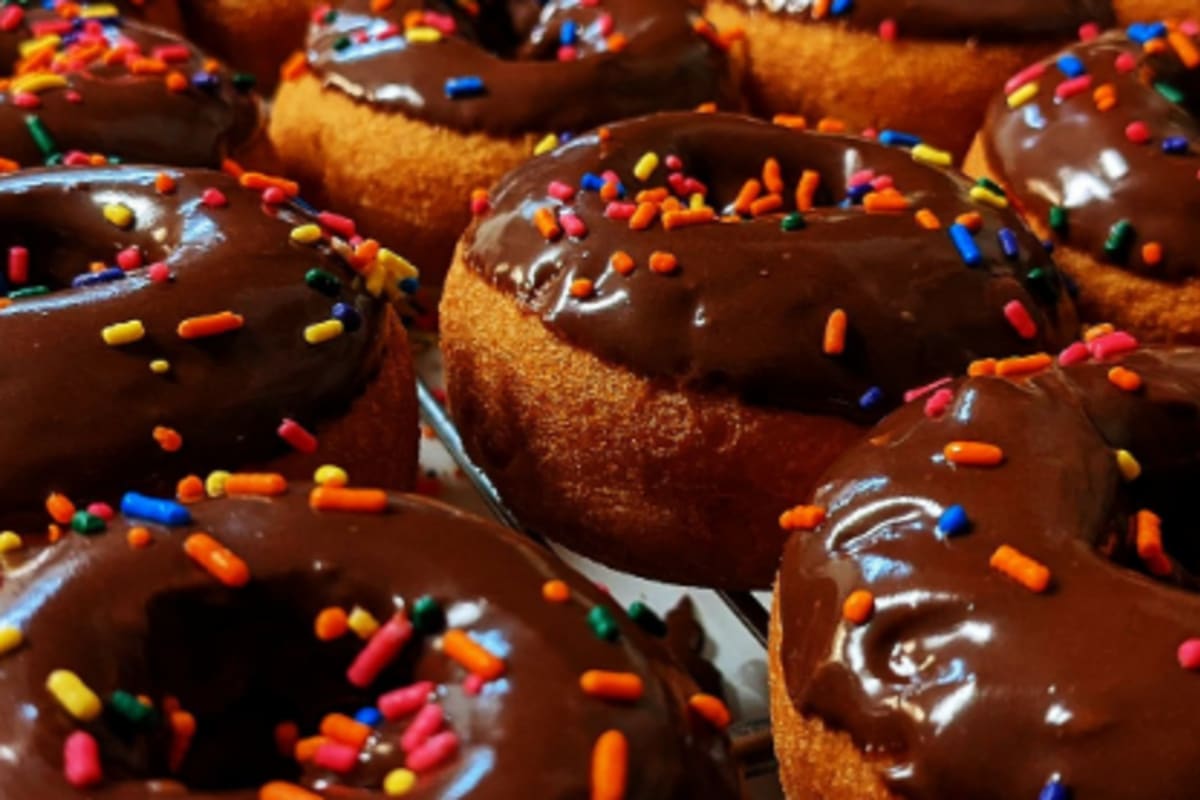 Donut Star Delivery Menu Order Online 2901 Cliff Road East