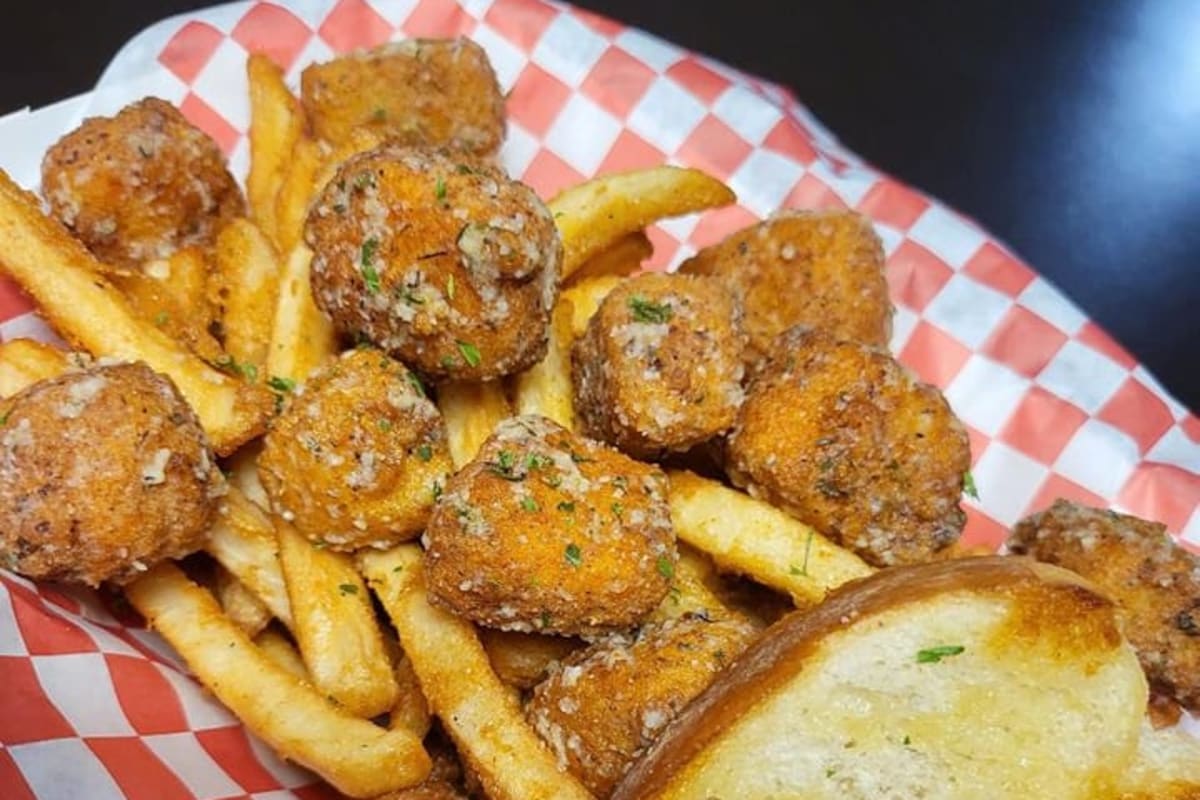 Family Cajun Kitchen Delivery Menu Order Online 5351 Paris Rd