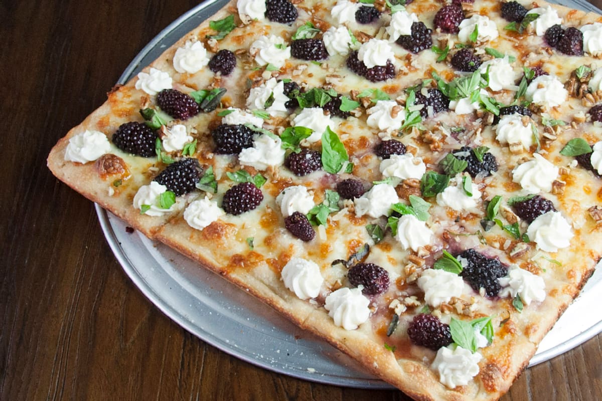 Brooklyn Pizza Masters Delivery Menu Order Online 1055 1st Ave New