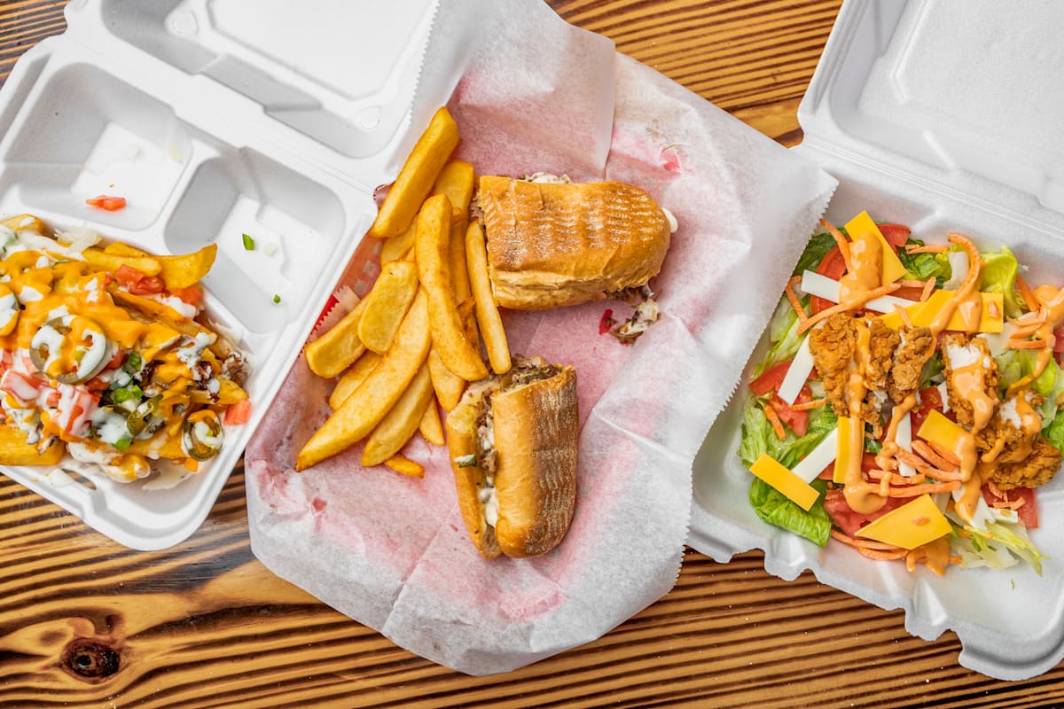 Honey Creek Wings Delivery Menu Order Online 1033 Honey Creek Rd SE