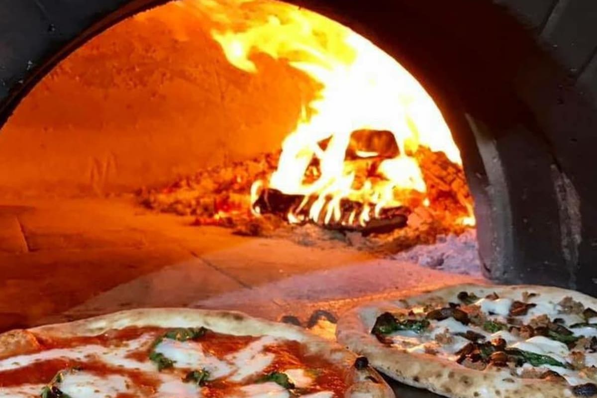 A Legna Wood Fired Pizza Delivery Menu Order Online 47 S Park Pl
