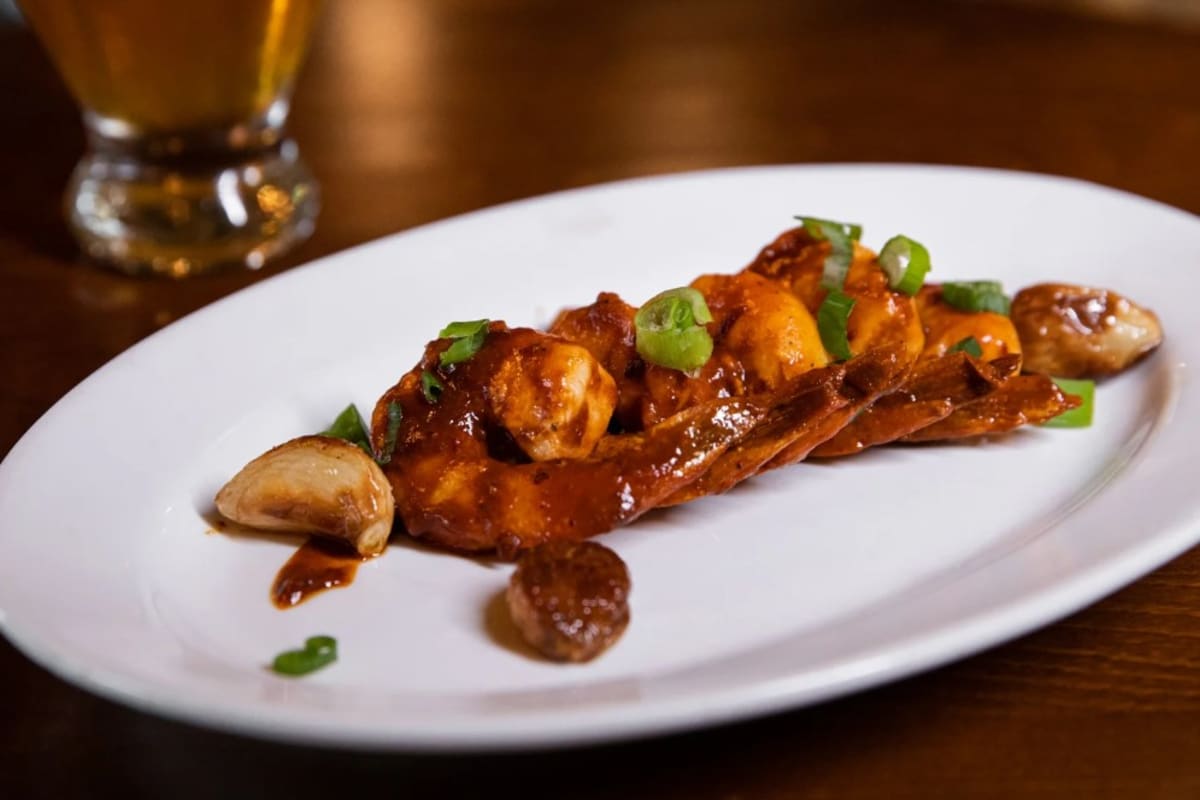 Blades Bar & Grill Delivery Menu Order Online 1290 University Ave