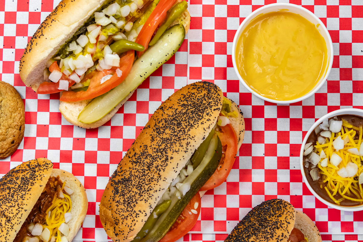 Willys Chicago Dogs Van Nuys, CA Restaurant Menu + Delivery Seamless
