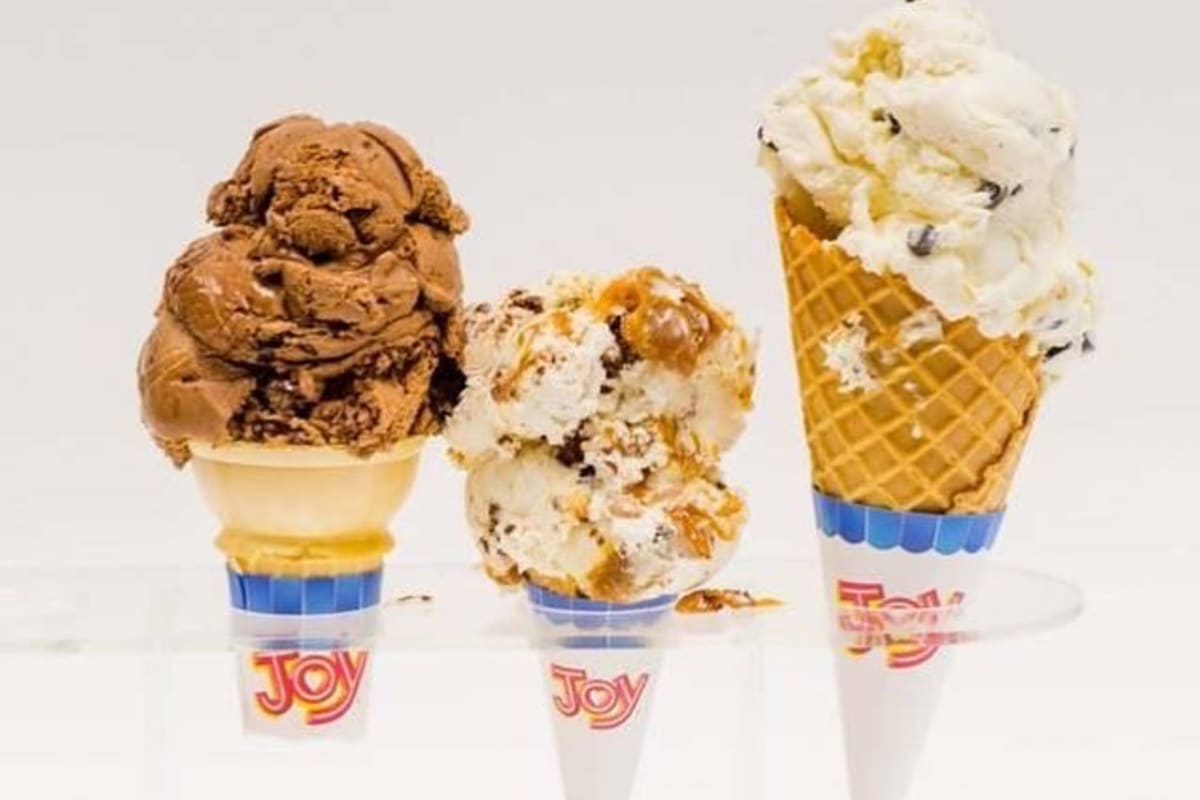 Breakers Ice Cream Delivery Menu Order Online 106 Winn St Woburn