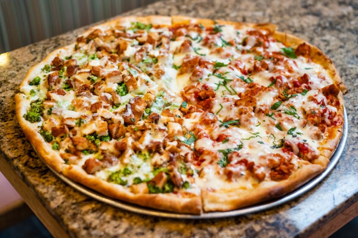 Garden City Pizza Delivery Menu Order Online 670 Franklin Ave