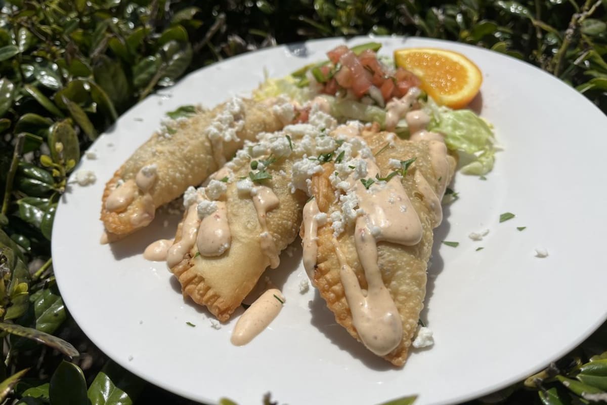 Gov's Fusion Cantina Delivery Menu Order Online 50050 Governors Dr