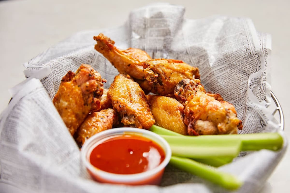 Runner pizza Delivery Menu Order Online 516 Washington St Stoughton