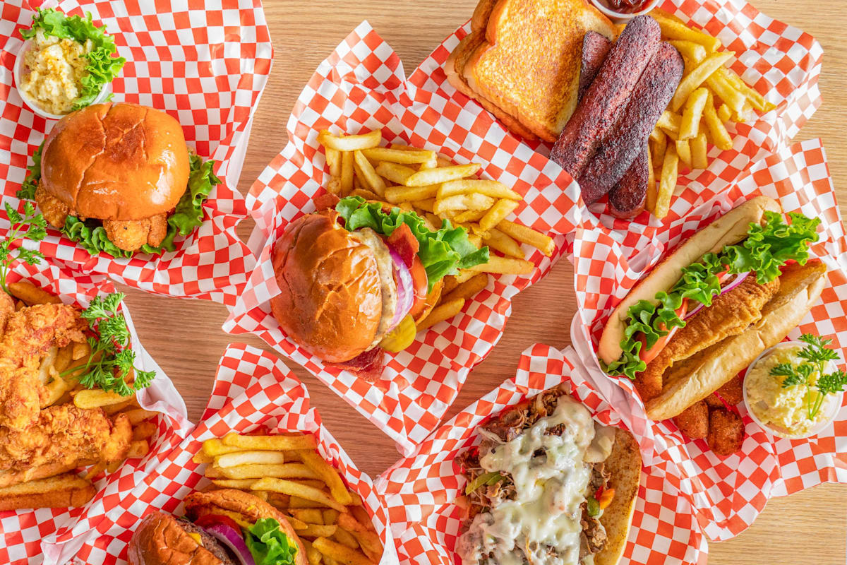 Bulleez Fish and Wings Delivery Menu Order Online 122 S Hampton Rd