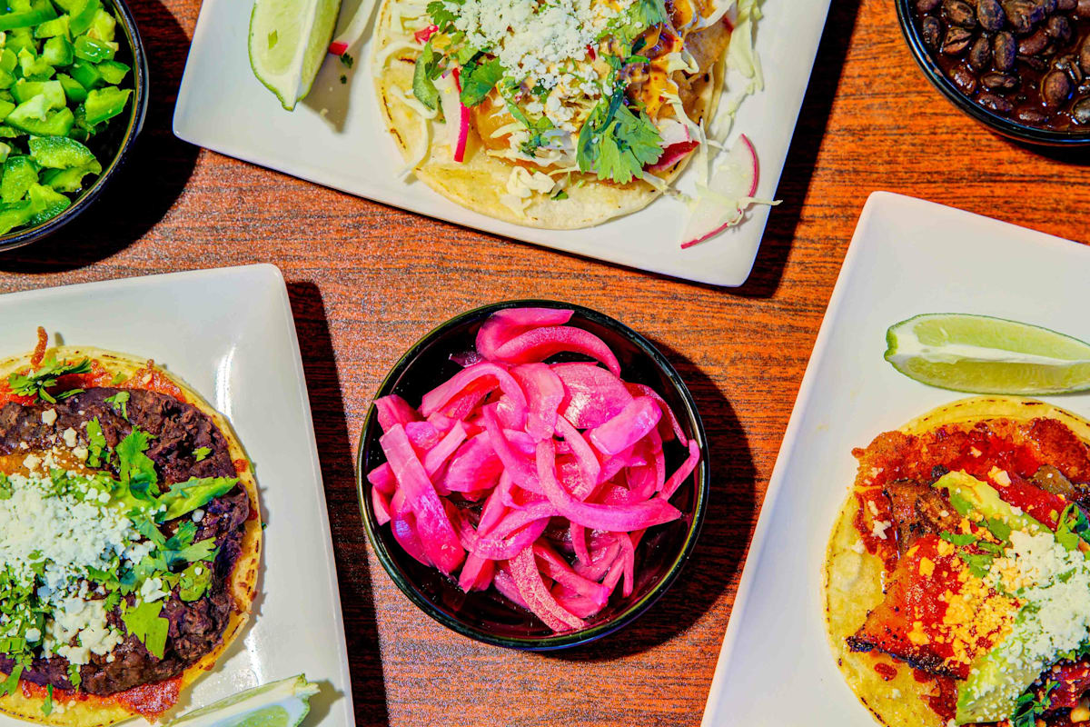 Uno Mas Taqueria Delivery Menu Order Online 730 E 6th Ave Denver Grubhub