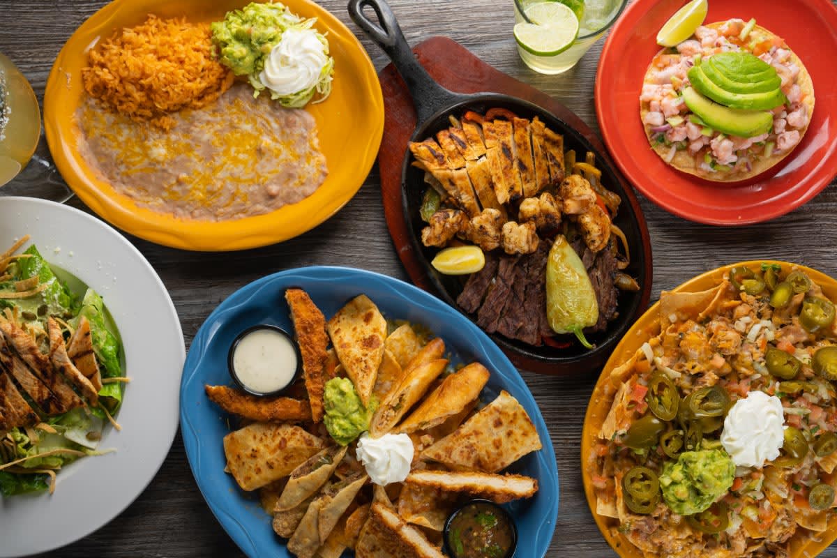 Las Glorias Grill Delivery Menu Order Online 7835 N 19th Ave