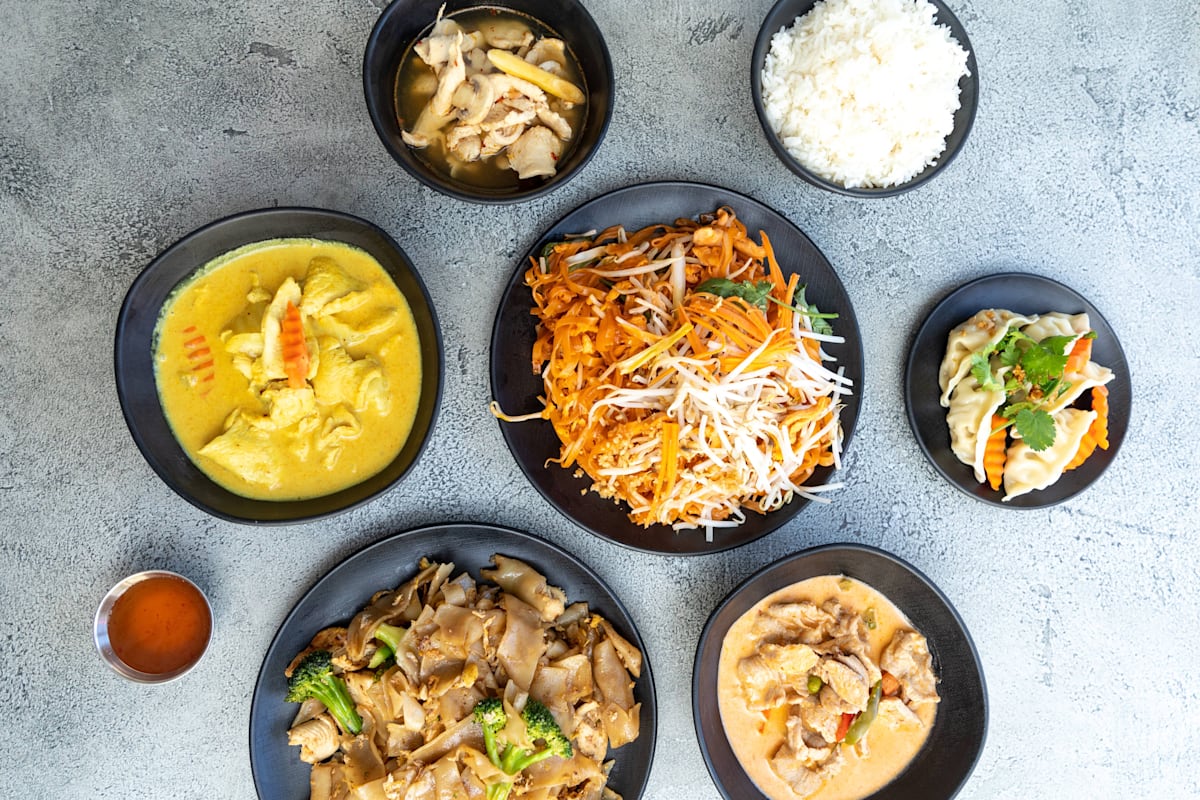 Green Basil Thai Delivery Menu Order Online 5665 Las Virgenes Rd