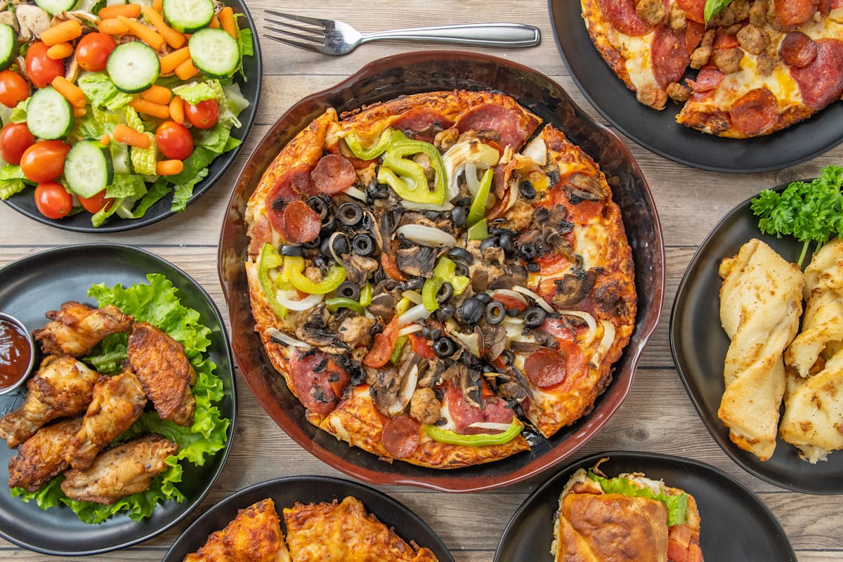 Round Table Pizza Delivery Menu Order Online 1409 Fitzgerald Dr