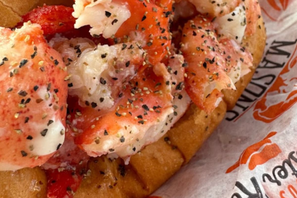 Masons Famous Lobster Rolls Delivery Menu Order Online 3273 Shore