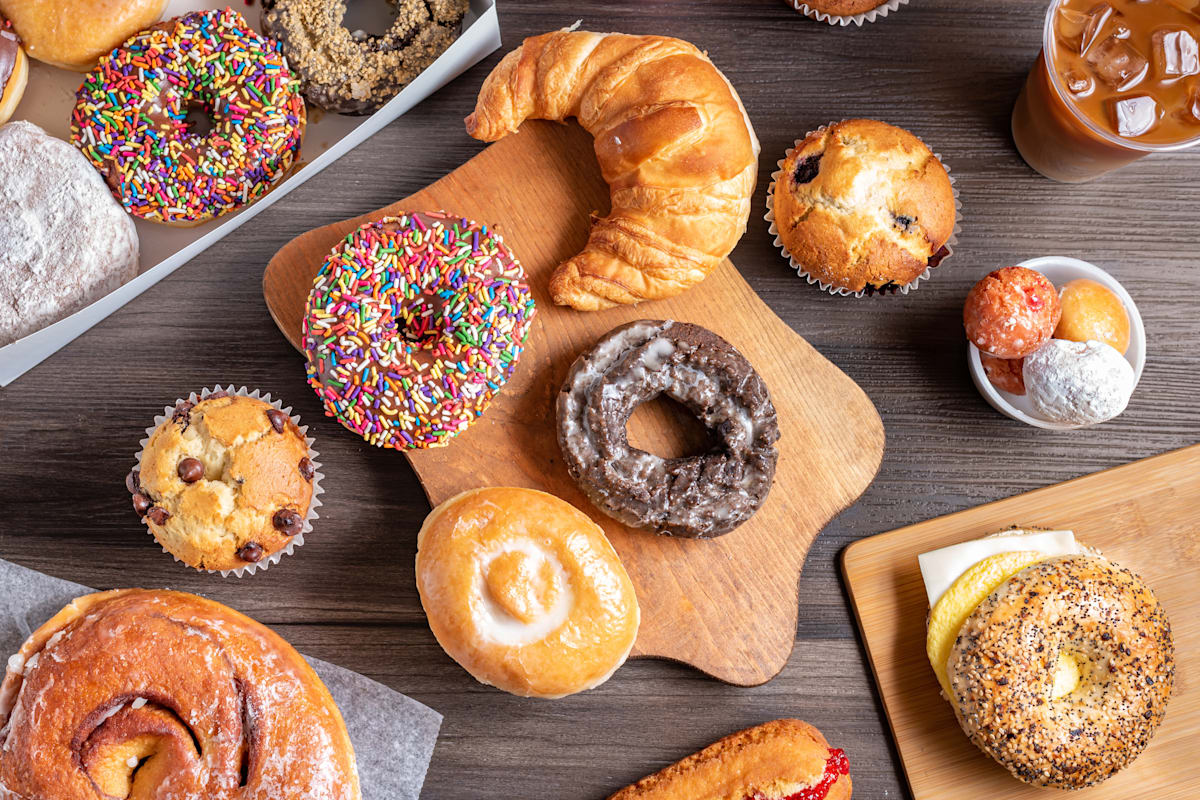 Swiches Coffee & Donuts Delivery Menu Order Online 1198 Farmington