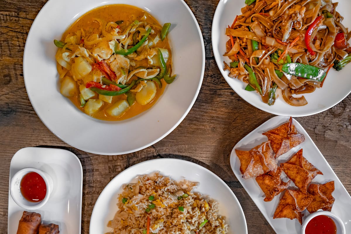 Live Mon ThaiMalay Reastaurant Akron, OH Restaurant Menu