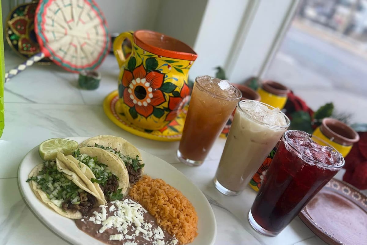 Las Salsas Dona Mary Delivery Menu Order Online 1534 6th Ave Moline