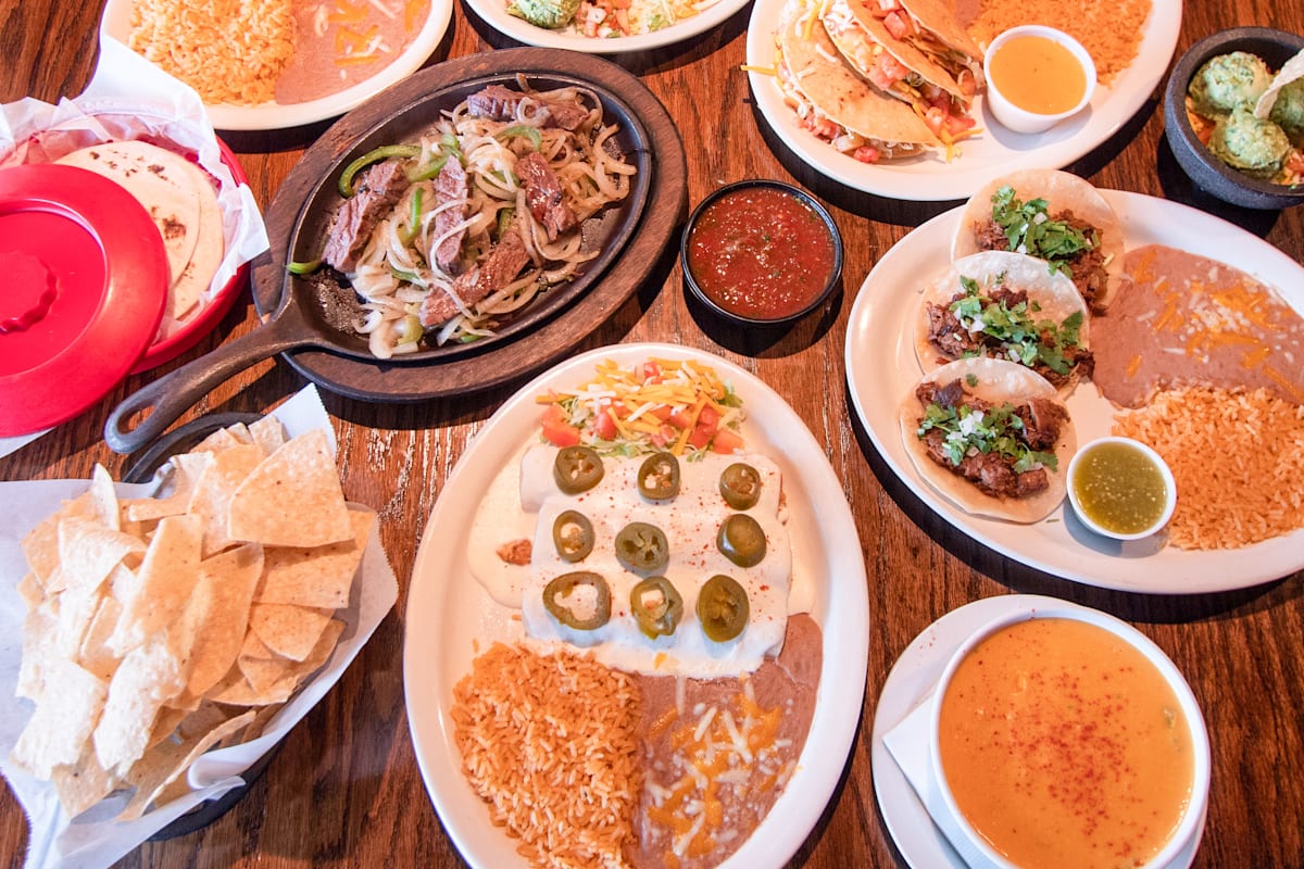 La Familia Mexican Restaurant Delivery Menu Order Online 841 Foch