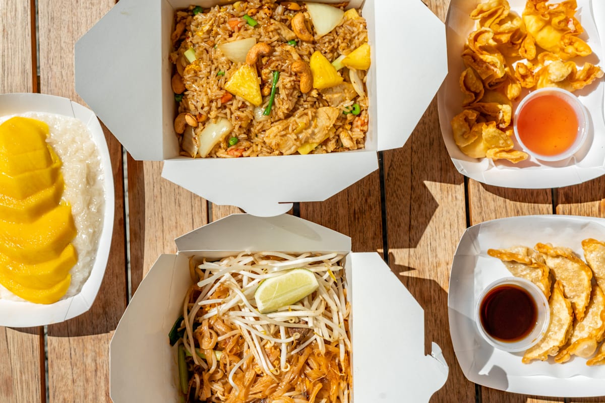 E San Thai Food Cart Delivery Menu Order Online 1401 Washington St